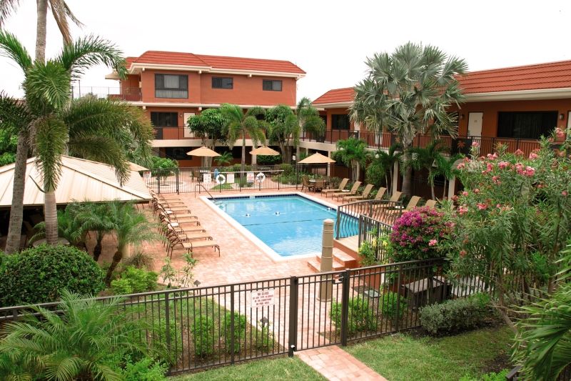 Away Inn Lauderdale-by-the-Sea Eksteriør billede