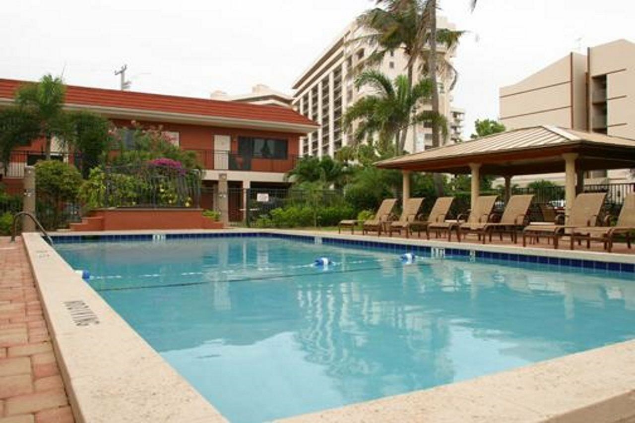 Away Inn Lauderdale-by-the-Sea Eksteriør billede